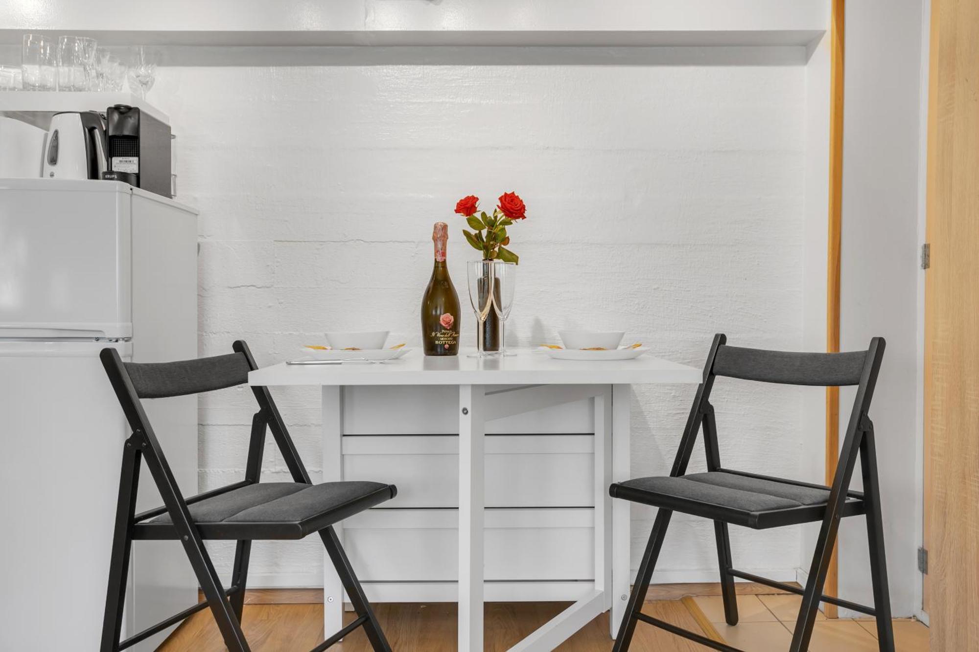 Lara Studio In Laugardalur Valley, Reykjavik Central Park And Botanical Garden, Private Entrance, Free Private Parking On Side Екстериор снимка